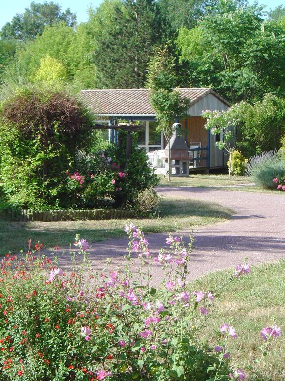 فندق مُديفي  Le Clos Fleuri الغرفة الصورة