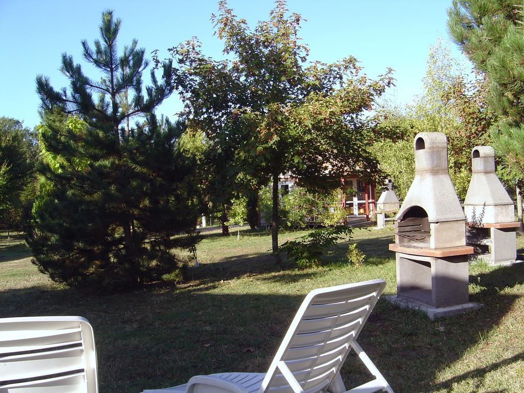 فندق مُديفي  Le Clos Fleuri الغرفة الصورة
